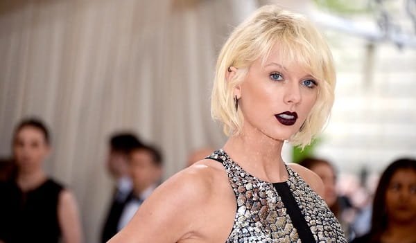 Taylor Swift Suing
